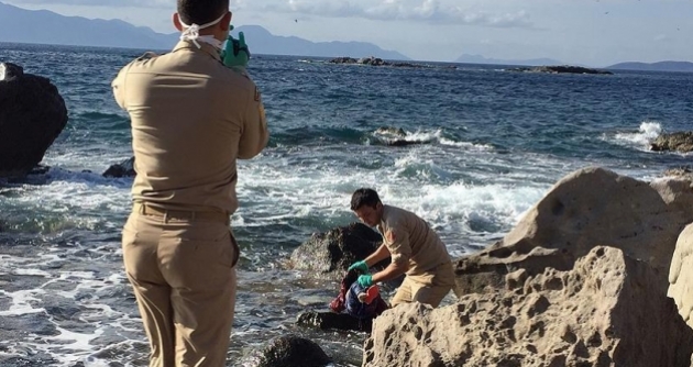 Refugee girl's body washed up on Turkey's western coast
